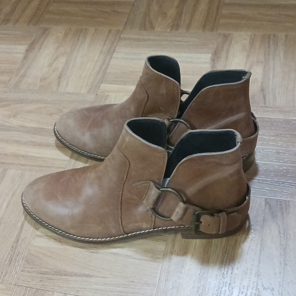 SixtySeven Brown Leather Ankle booties